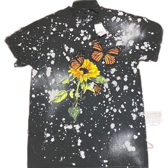 T-shirt - Picture 1 of 2